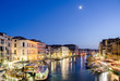 Foto: VENICE, ITALY - JUNE 30: View from Rialto bridge on June 30, 201 VENICE, ITALY - JUNE 30: View from Rialto bridge on June 30, 201
