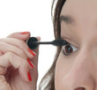 Foto: Frau mit Wimperntusche Frau mit Wimperntusche