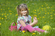 Photo: Mädchen in einer Frühlingswiese Mädchen in einer Frühlingswiese