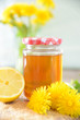 Sirup aus Lowenzahnblüten