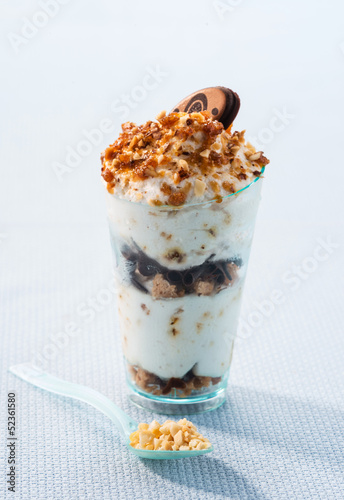 Photo: Desserts con granella di mandorle Desserts con granella di mandorle