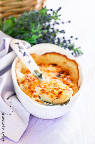 Photo: Boiled eggs baked with sauce and cheese (Gratin provencal eggs) Boiled eggs baked with sauce and cheese (Gratin provencal eggs)