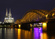 Kölner Dom vom Hyatt aus mit Bahnbrücke