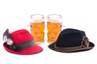 Bayerisches Bier mit traditionellen Hüte