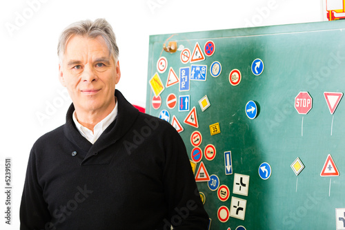 Photo: Fahrlehrer in seiner Klasse Fahrlehrer in seiner Klasse