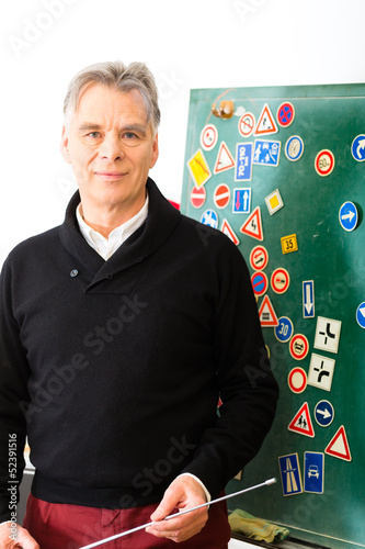 Photo: Fahrlehrer in seiner Klasse Fahrlehrer in seiner Klasse