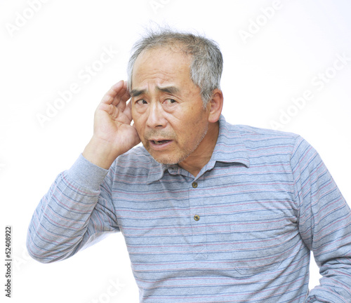 Photo: 耳が聞こえにくい男性 耳が聞こえにくい男性