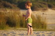 Foto: enfant blond à la plage enfant blond à la plage