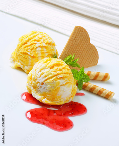 Photo: Ice cream with raspberry sauce Ice cream with raspberry sauce