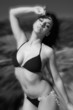 femme en bikini