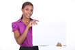 Foto: Woman with white panel Woman with white panel