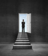 Foto: man and door in wall man and door in wall