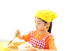 食事を楽しむ女の子