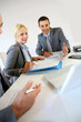 Foto: Businessman presenting marketing plan Businessman presenting marketing plan