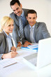 Foto: Businessman presenting marketing plan Businessman presenting marketing plan