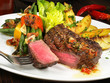 Steak mit Kartoffeln und Bohnen