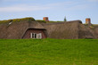 Reetdachhäuser auf Hallig Oland