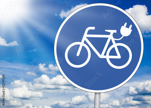 Photo: Verkehrsschild mit E-Bike Verkehrsschild mit E-Bike