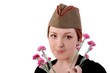девушка в пилотке и с цветами