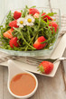 Rucolasalat mit Erdbeeren