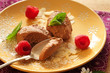 Schokomousse mit Himbeeren