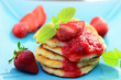 Pfannkuchen mit Erdbeeren