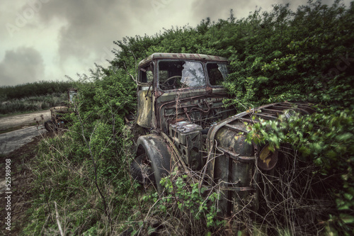 Photo: abandoned truck abandoned truck