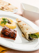 Piadina, polenta e verdure , close-up, fuoco selettivo