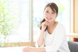 Photo: 笑顔の若い女性 笑顔の若い女性
