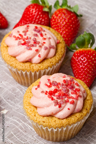 Photo: strawberry cupcake strawberry cupcake