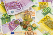 many euro banknotes