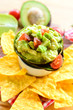 Guacamole und Tortilla Chips
