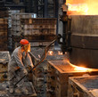 Schmelzofen in Gießerei // industry production