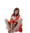 jeune fille en kimono japonais de soie rouge