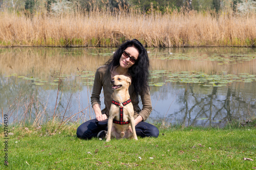 Photo: Frau mit Hund / Donaupark / Wien Frau mit Hund / Donaupark / Wien
