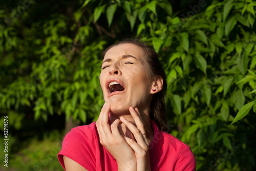Photo: Crying and screaming female model outdoor Crying and screaming female model outdoor