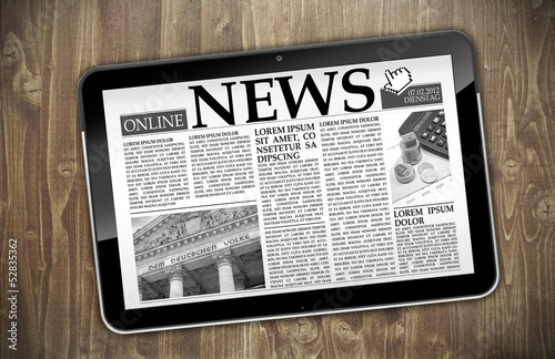 Photo: Tablet E-Paper auf Holzwand Tablet E-Paper auf Holzwand