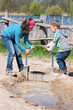 Foto: Kinder spielen am See Kinder spielen am See