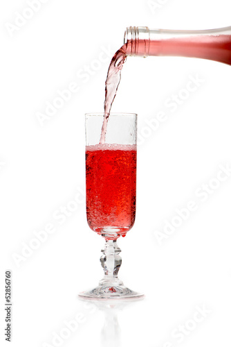 Photo: Sekt in ein Glas gießen Sekt in ein Glas gießen