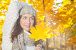 Photo: attraktive frau im herbst attraktive frau im herbst