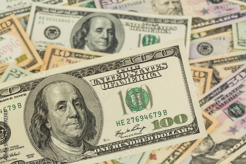 Photo: Viele Dollar Geldscheine Viele Dollar Geldscheine