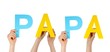 Foto: hands holding papa hands holding papa