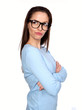 Frau schaut zur Seite