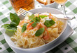 pasta farfalle con salmone e basilico