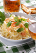 pasta farfalle con salmone e basilico