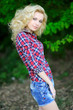Foto: portrait of a beautiful girl in spring portrait of a beautiful girl in spring