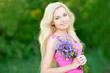 Foto: portrait of a beautiful girl in spring portrait of a beautiful girl in spring