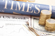 Foto: Financial newspaper with paper Financial newspaper with paper