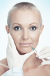 Foto: portrait of young beautiful woman being treated portrait of young beautiful woman being treated