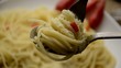 Video: Spaghetti aglio olio e peperoncino Spaghetti aglio olio e peperoncino